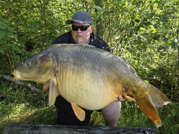 maincarp-baits - The Legend - Plum + Premium Boilies 24mm