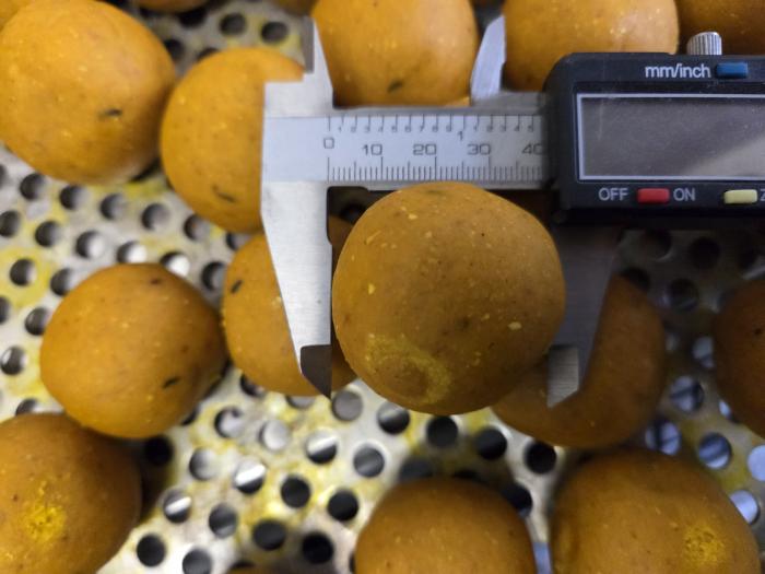 maincarp-baits Pine-Peach "Gute Nacht Boilies"  40mm