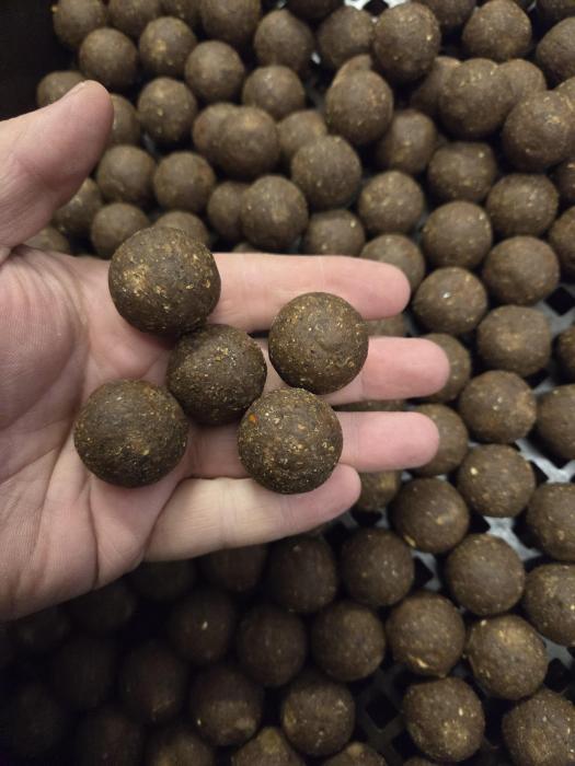 maincarp-baits - Liver Amino Boilies 28mm  2,5kg